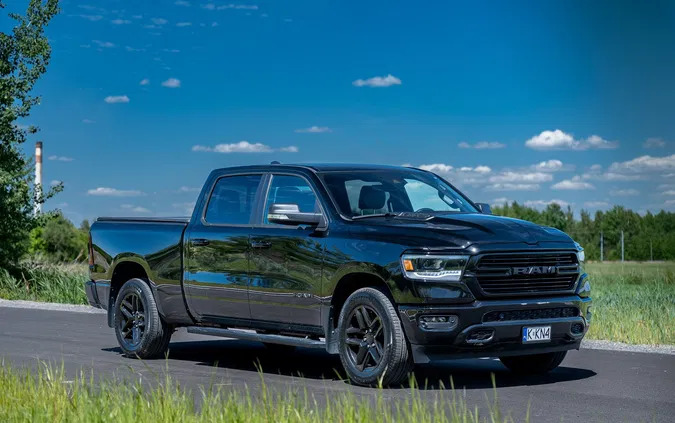 dodge ram podkarpackie Dodge RAM cena 268000 przebieg: 18000, rok produkcji 2022 z Ropczyce